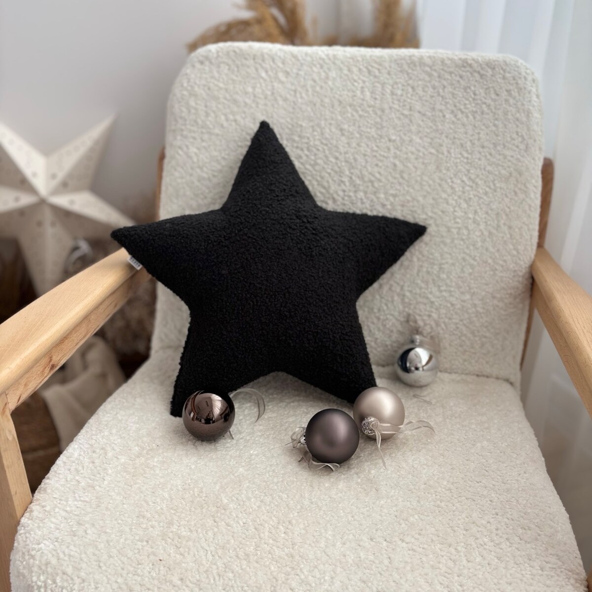 Poduszka Gwiazda boucle czarny