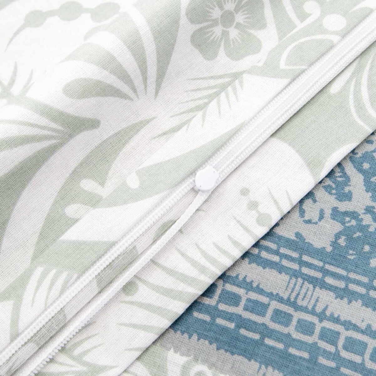 Pościel bawełniana 200x220 Cottonlove Exclusive Calina niebieska i białe kwiaty