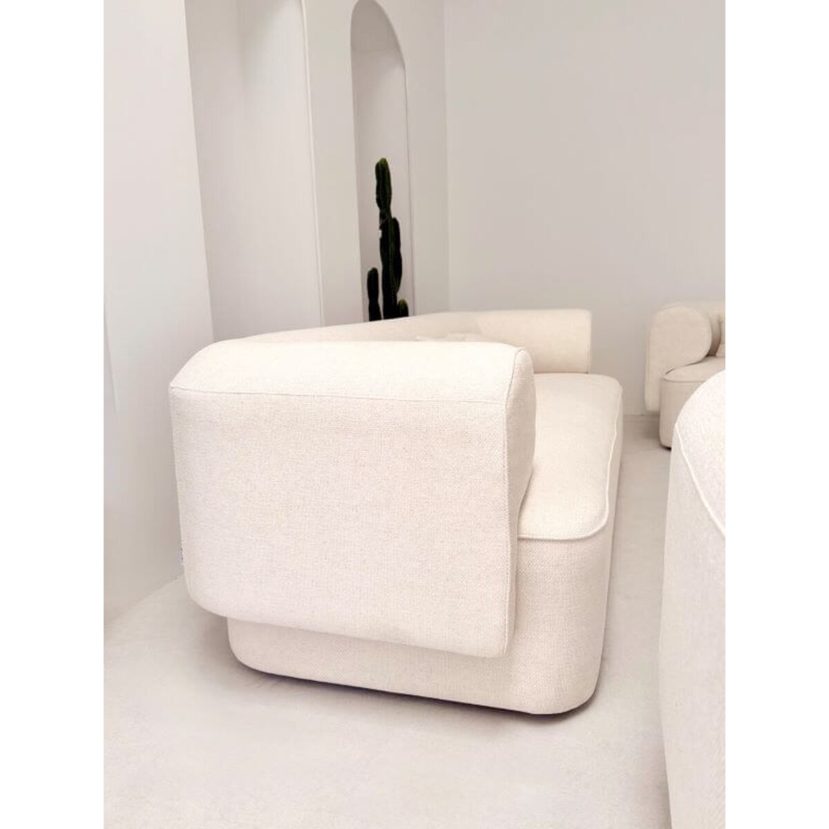 FOTEL BELAGIO KREMOWY NOWOCZESNY DESIGN I WYJĄTKOWY KOMFORT