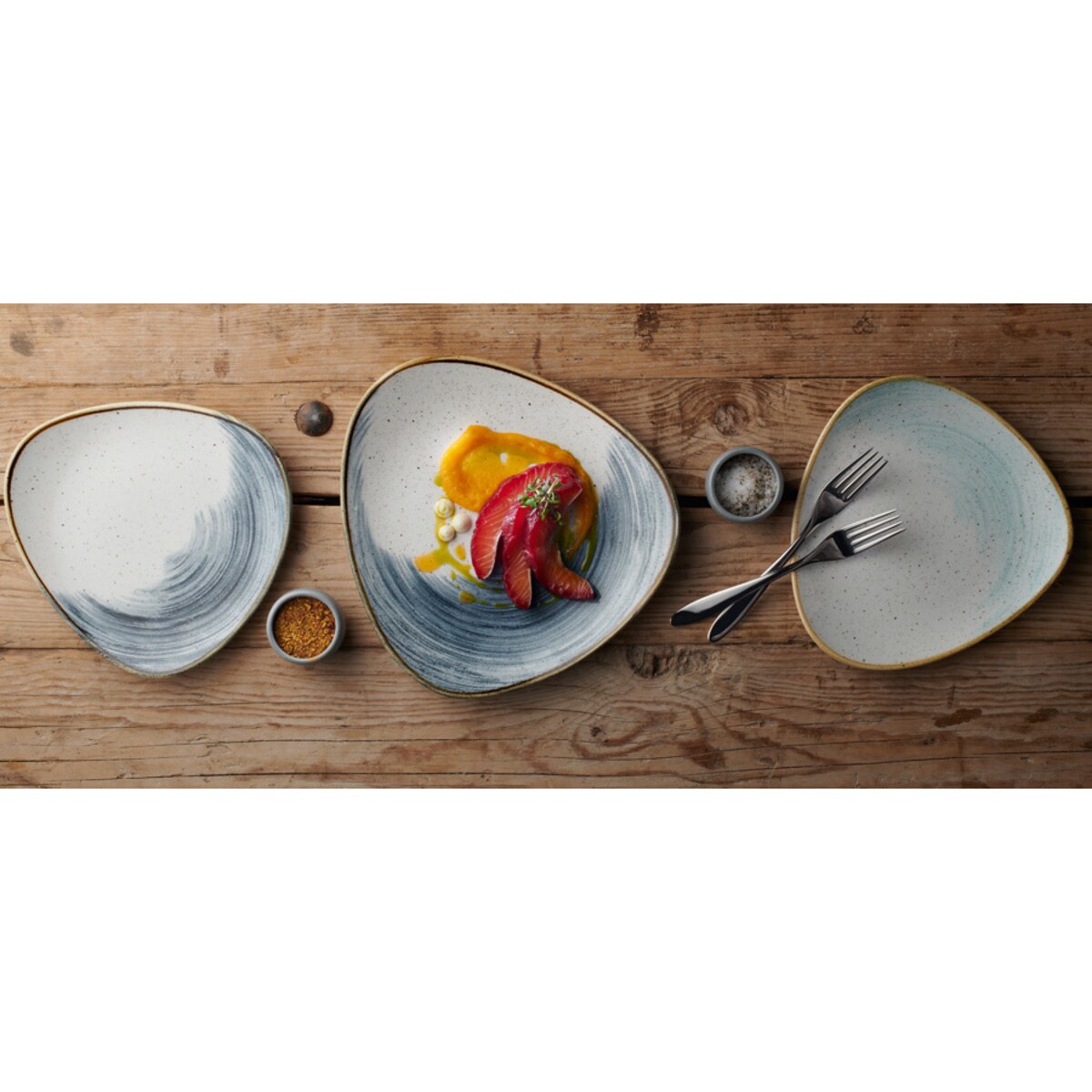 Talerz trójkątny Stonecast Accents Blueberry 229 mm