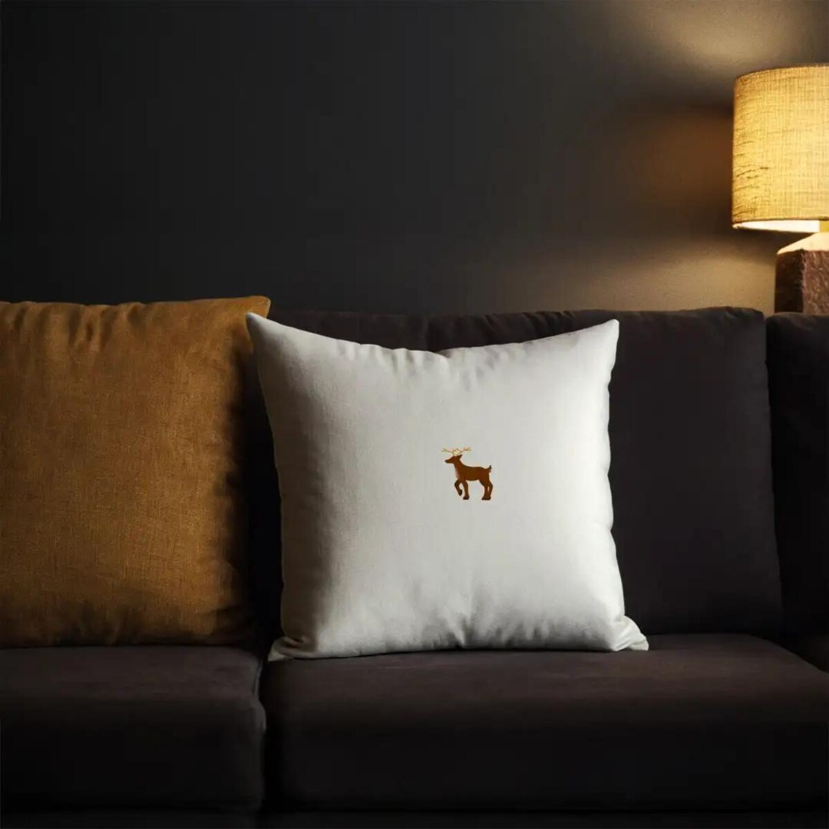 Poduszka świąteczna -Minimalistyczny renifer