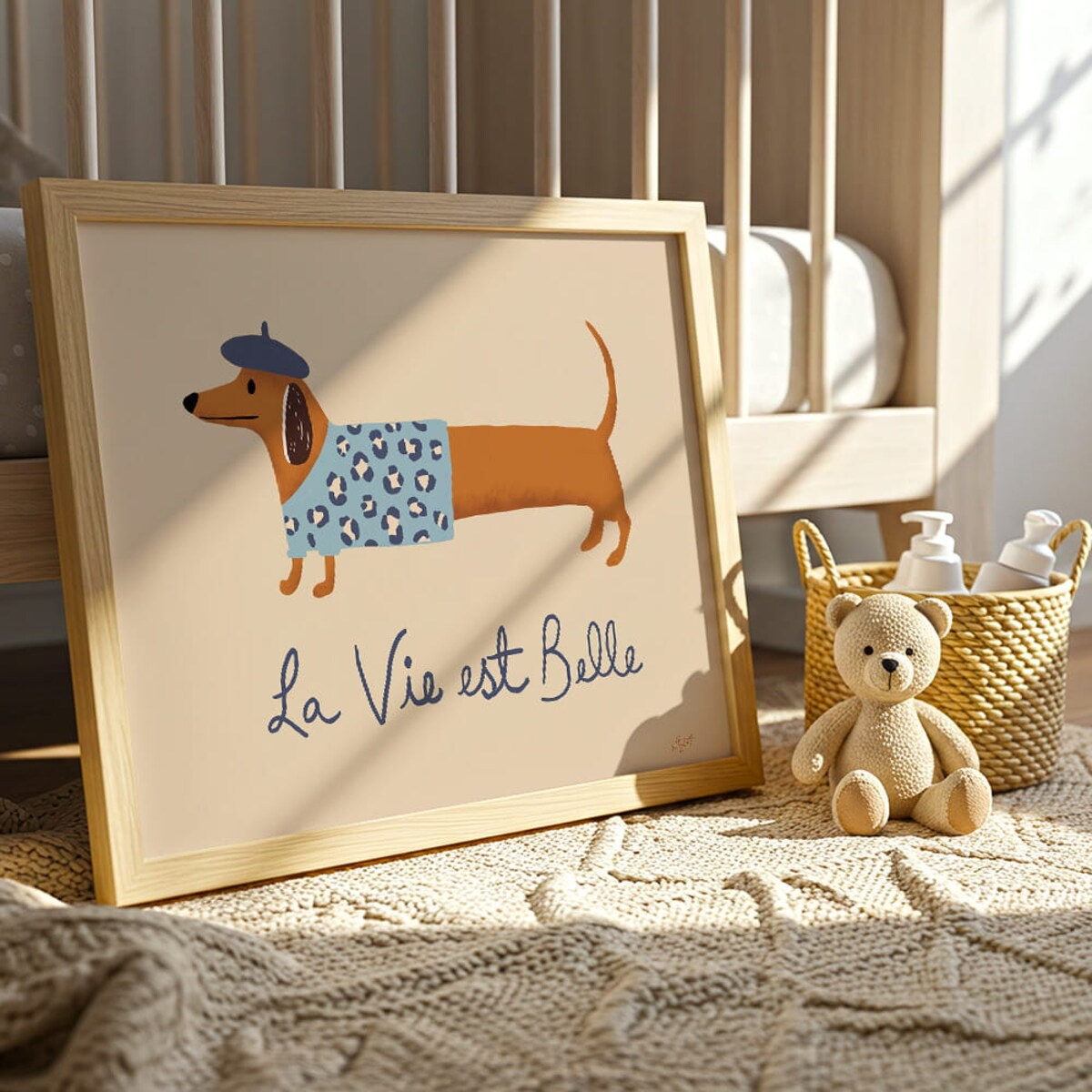 plakat jamnik w niebieskim berecie 70x100