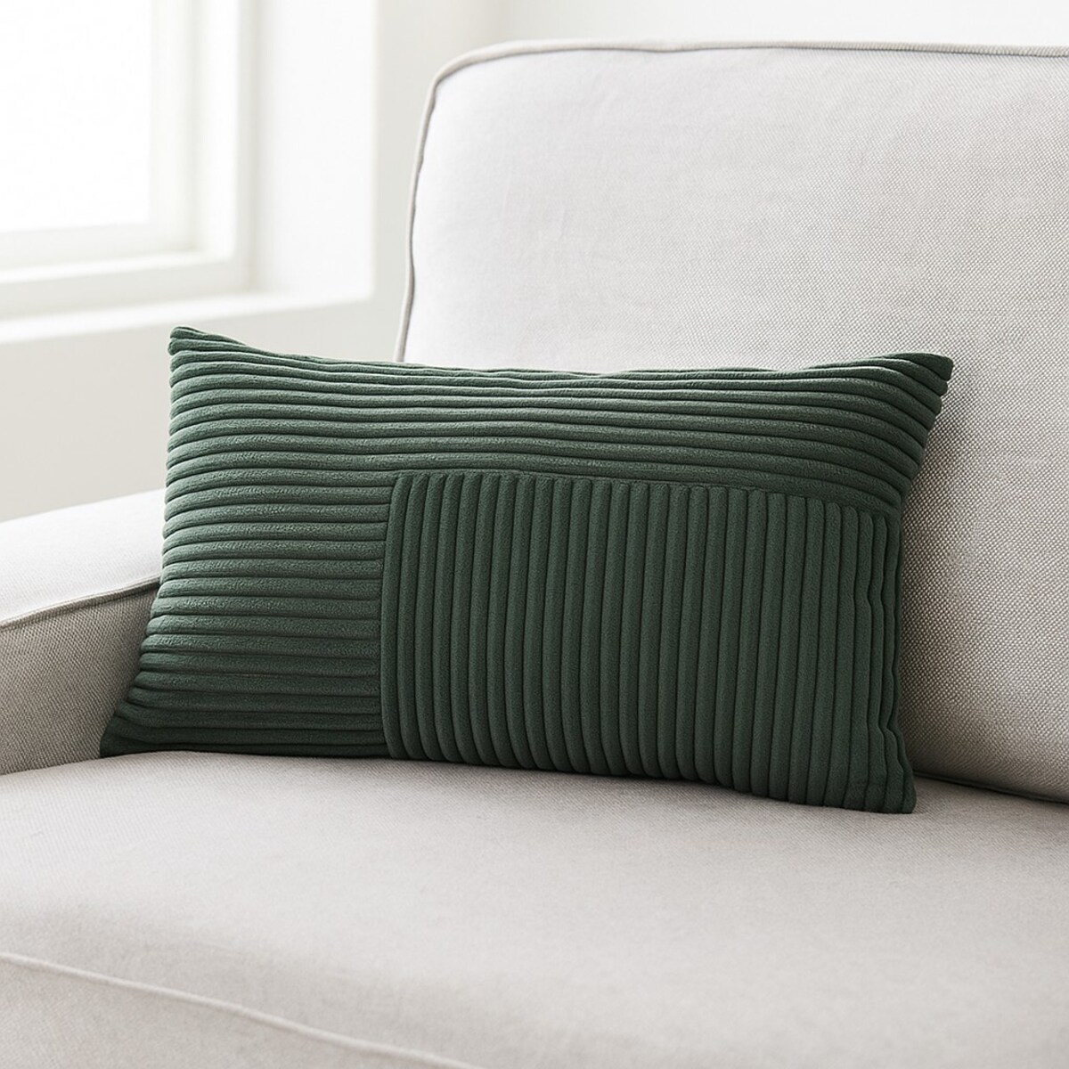 Poduszka dekoracyjna ze sztruksowym patchworkiem z przodu, 30 x 50 cm