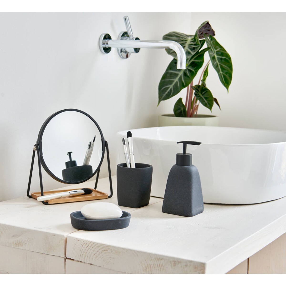 Mydelniczka z imitacji kamienia, ZELLER