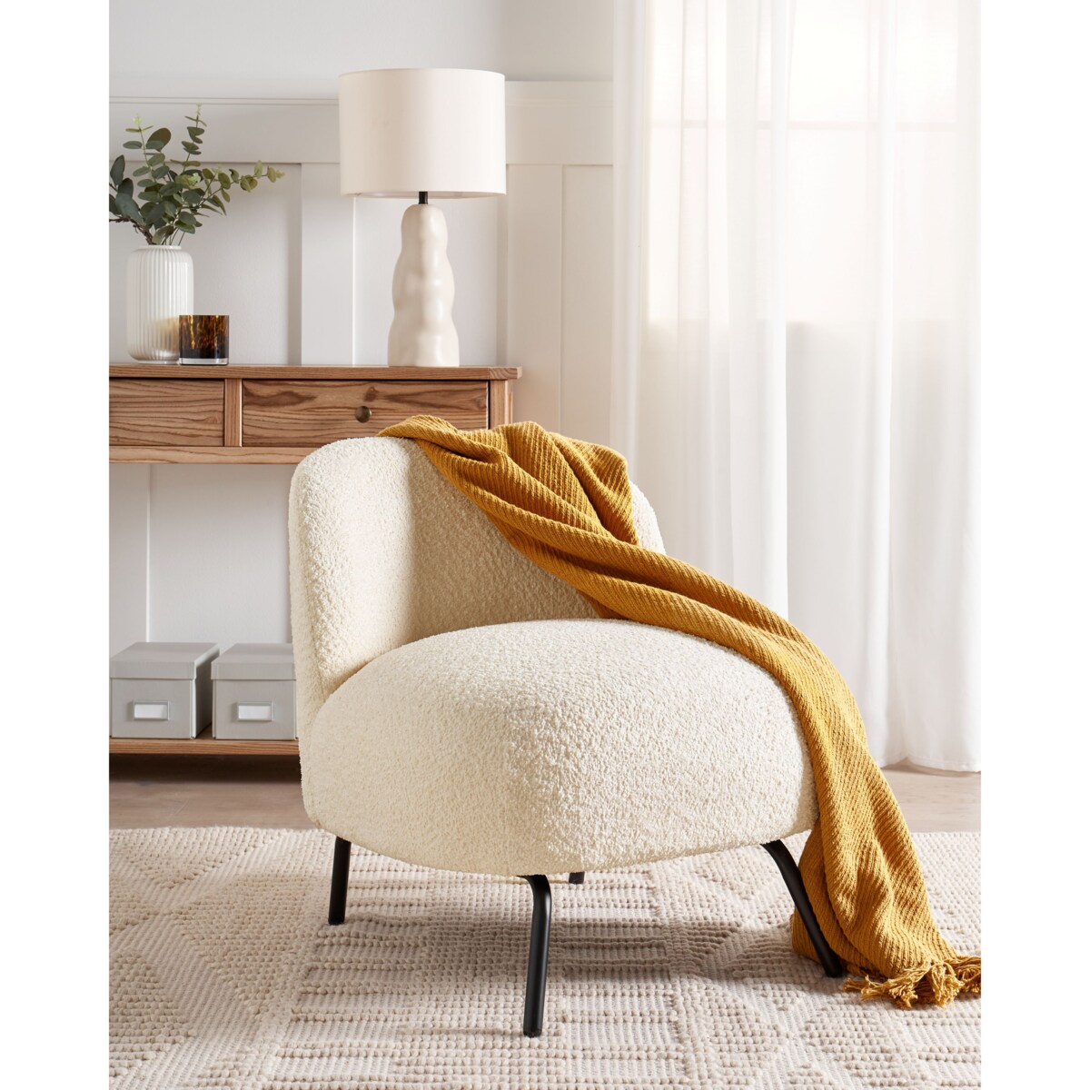 Fotel Boucle Złamana biel KUMLA