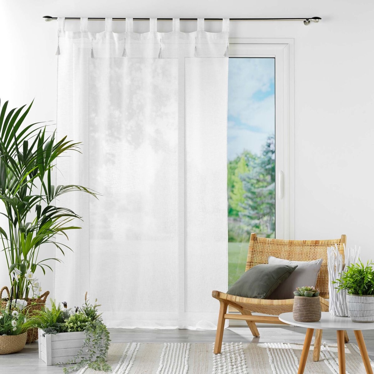 Firanka z ozdobnymi pomponami DALILA, 140 x 240 cm