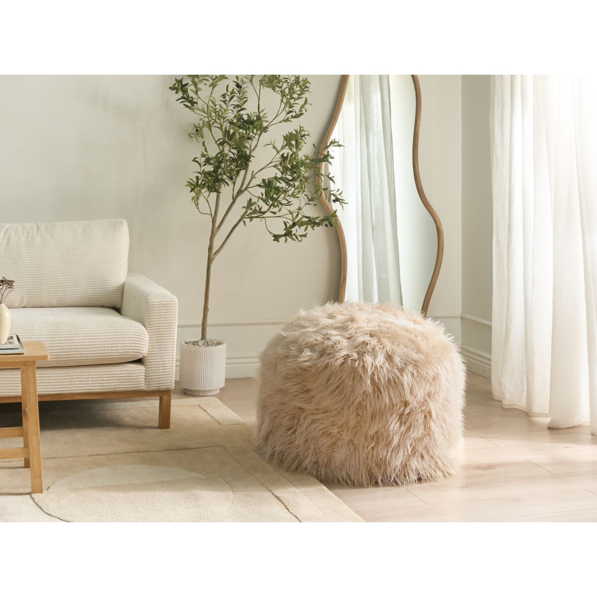 Puf TUKKI Sztuczne futro Jasnobeżowy
