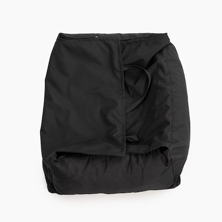 Fotelik do samochodu "Black is the new black"