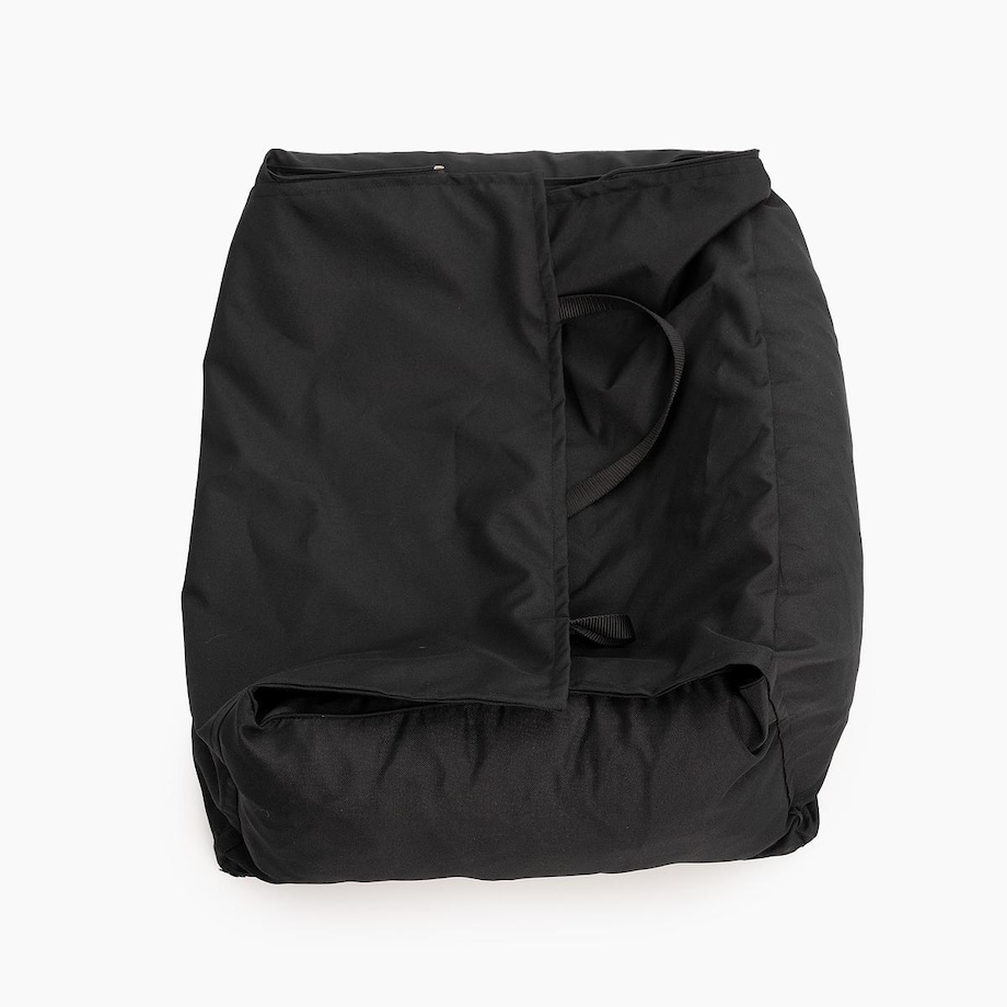 Fotelik do samochodu "Black is the new black"