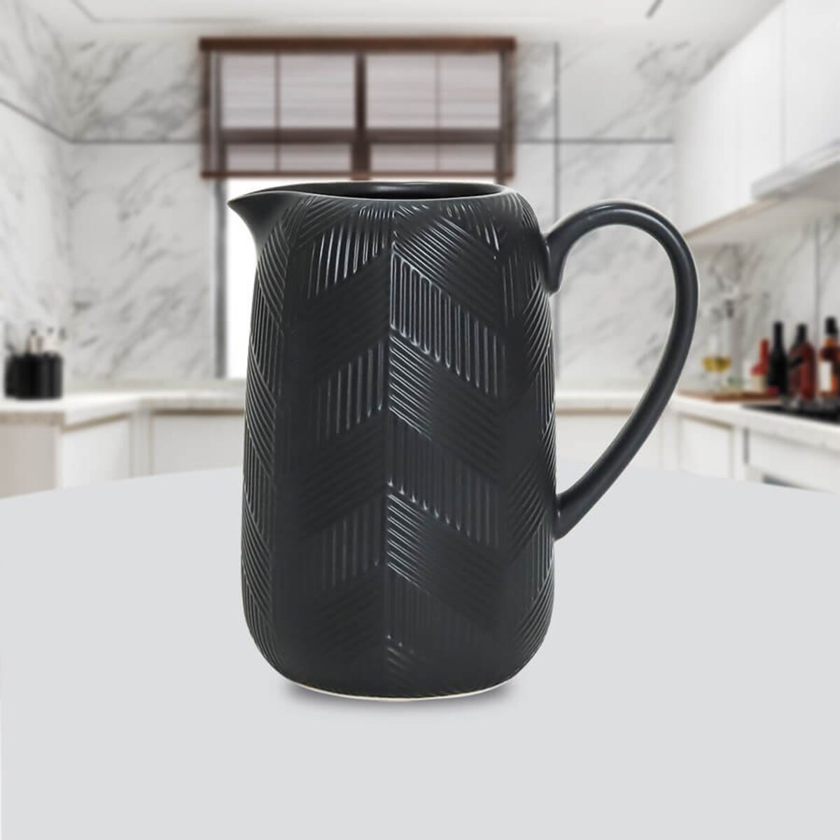 Ceramiczny dzbanek na wodę mleko soki 1.0L Geometry Black MAESTRO