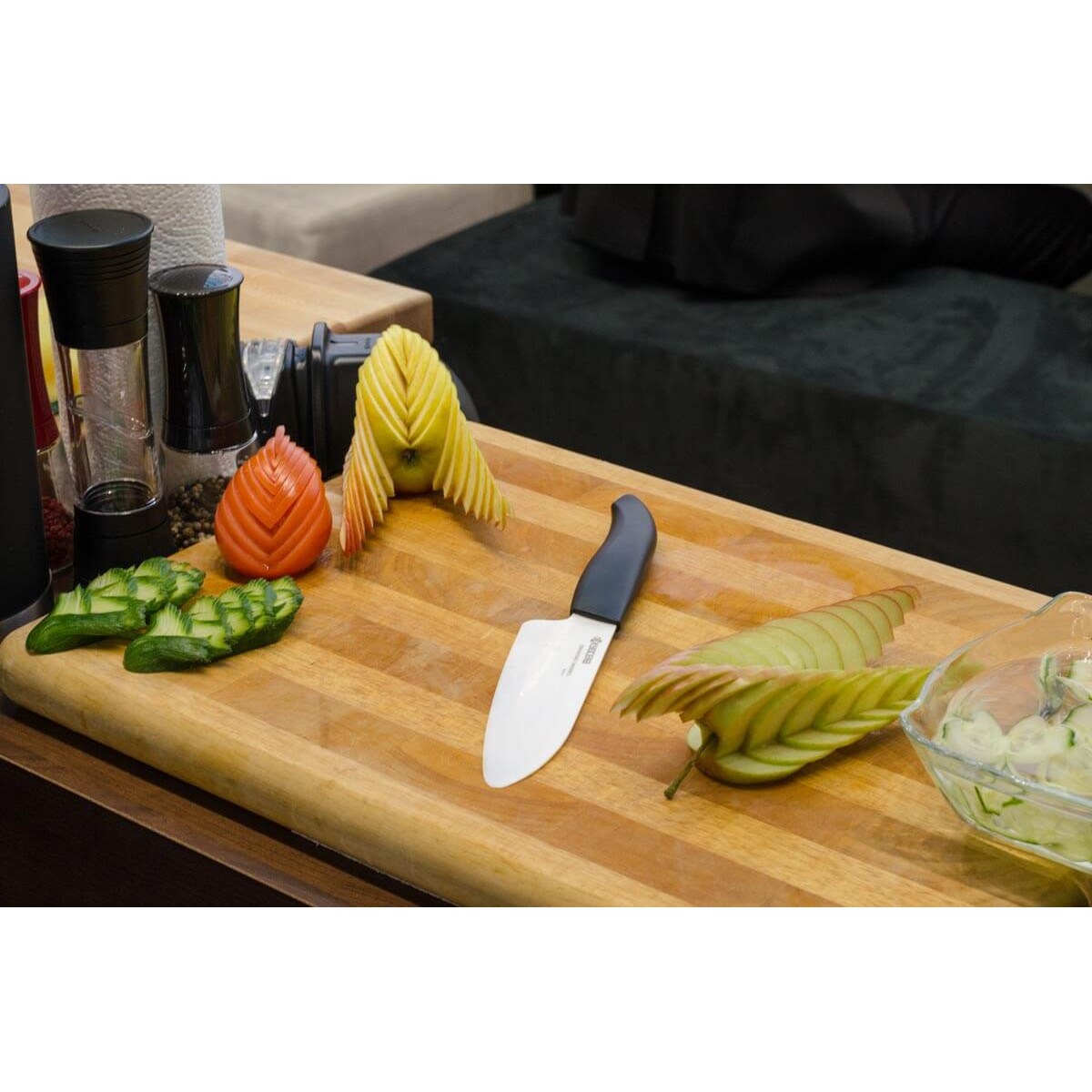 Młynek do ziół i przypraw czarny, Kyocera