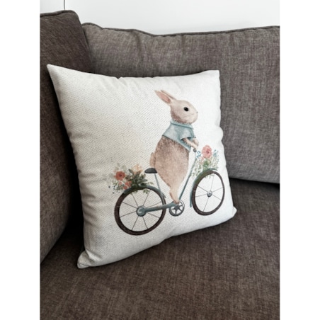 Wielkanocna poszewka dekoracyjna z weluru 45x45 Zajączek na rowerze