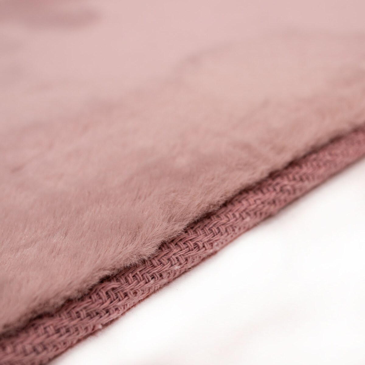 Dywan Rabbit Pastelowy róż Futro Królika Topila 4000 futrzany 200x290