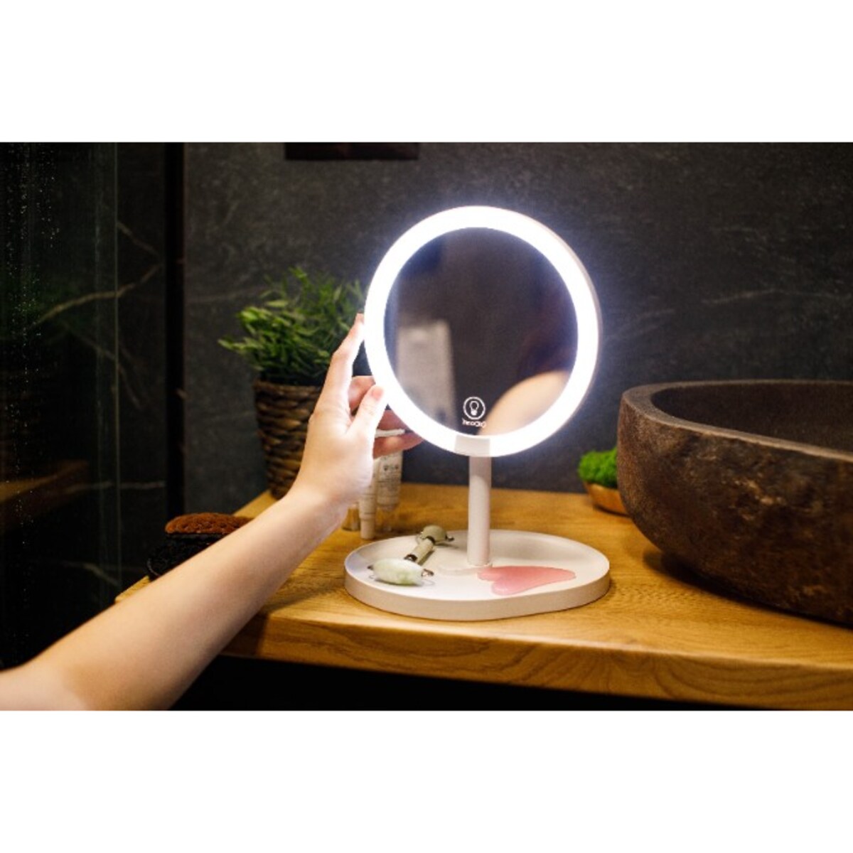 INNOGIO GIOPERFECT DIAMOND GLOW LUSTERKO KOSMETYCZNE Z PODŚWIETLENIEM LED