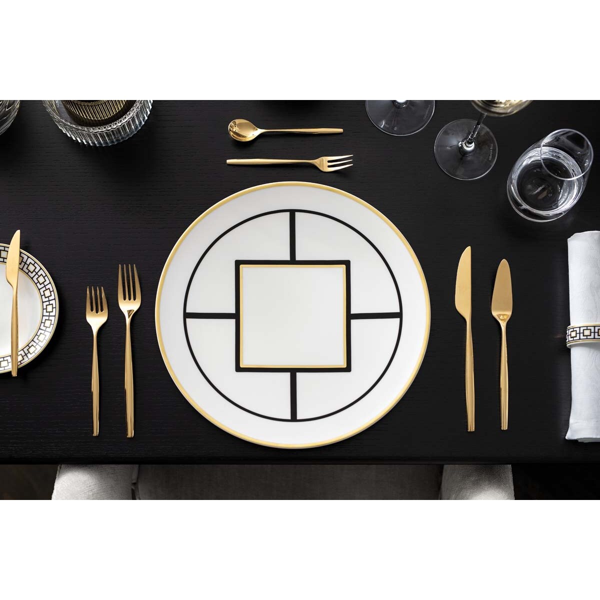 Talerz bufetowy i na ciasto MetroChic, 33 cm, Villeroy & Boch