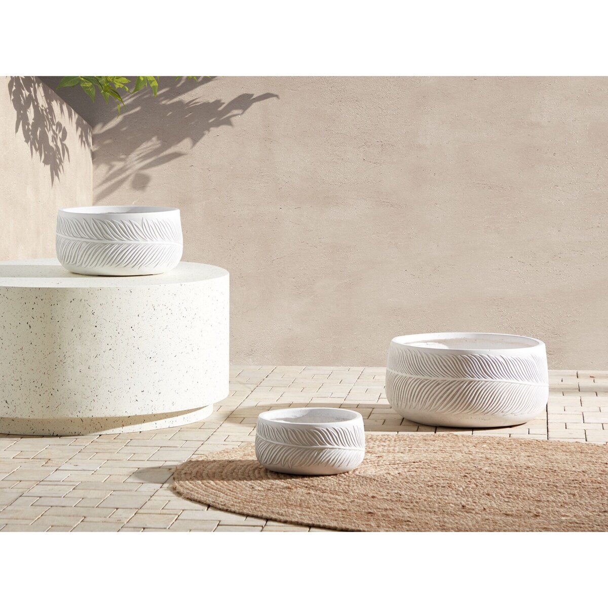 Doniczka okrągła 25 x 25 x 14 cm złamana biel FTERO