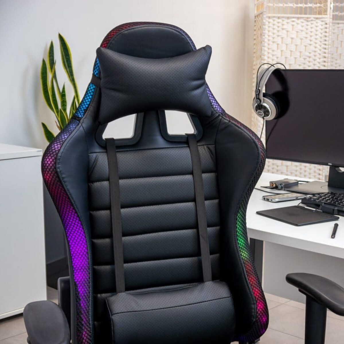 OBROTOWY FOTEL GAMINGOWY RGB