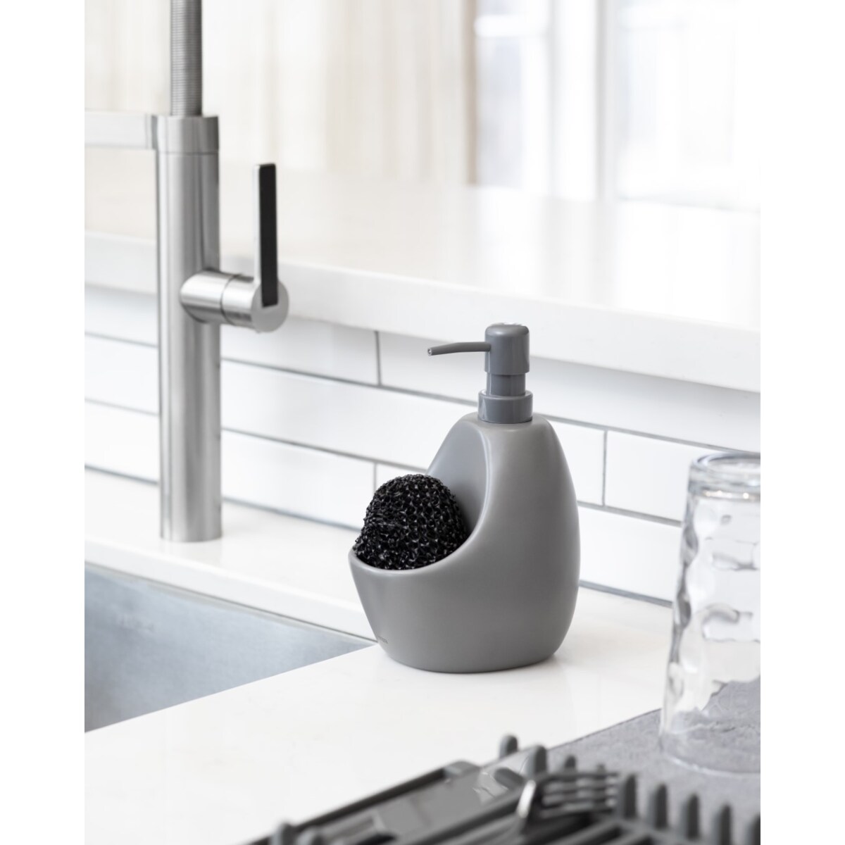 Dozownik do mydła lub płynu z gabką grafitowy Joey, 740 ml, Umbra