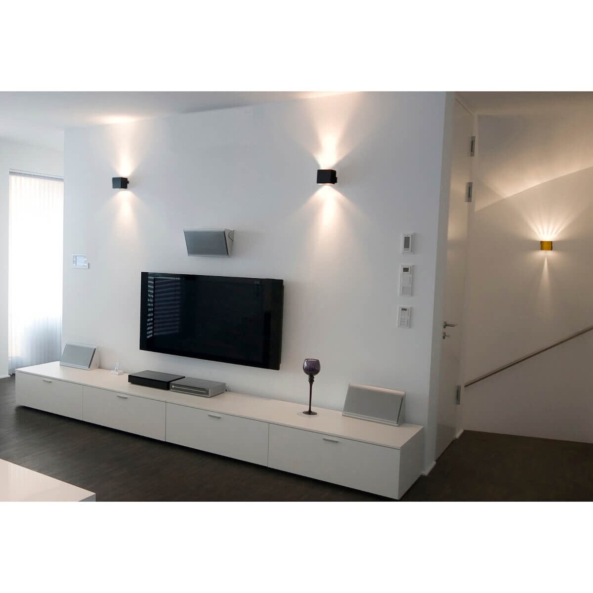 Czarna lampa elewacyjna Ginna LED 6W minimalistyczna