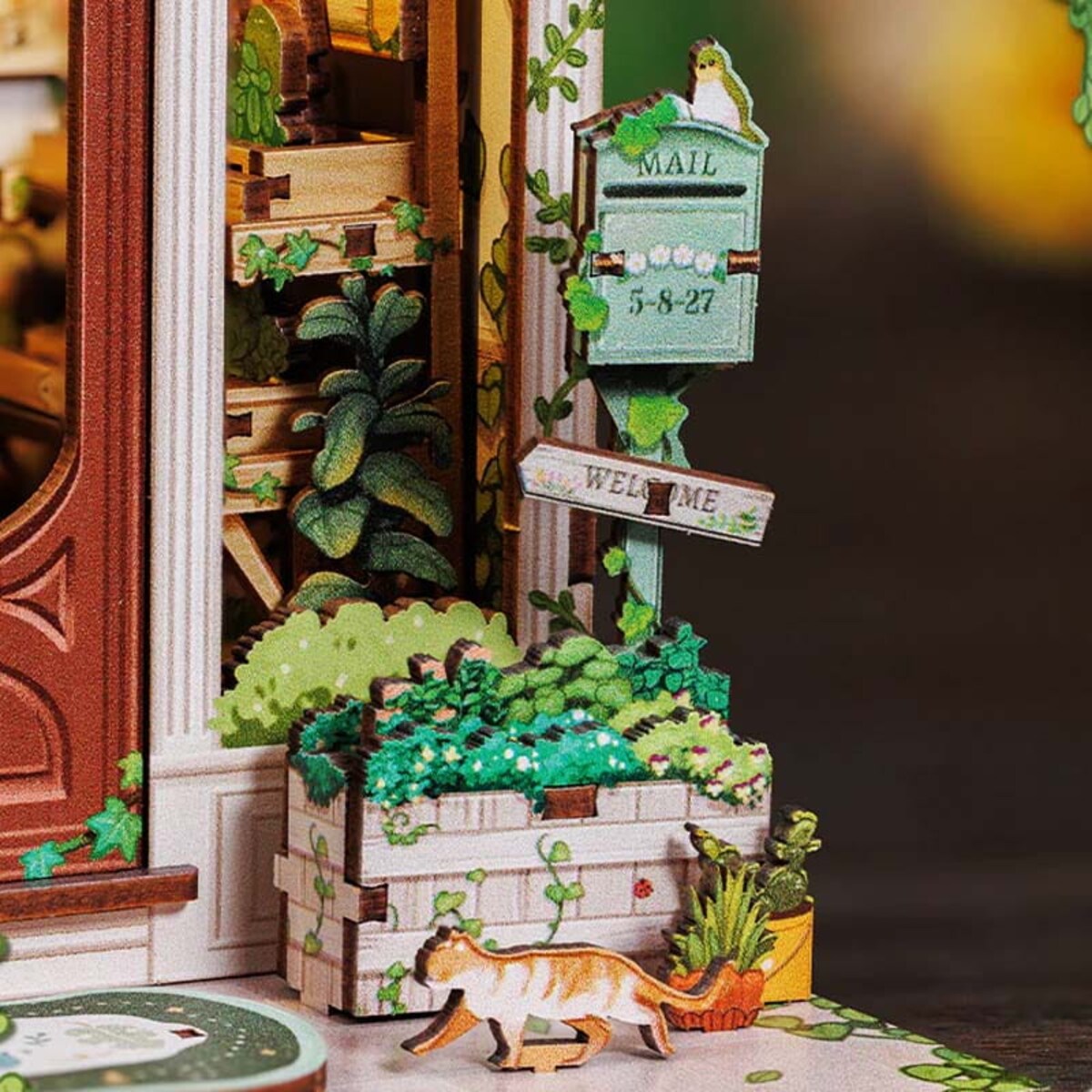 Miniaturowy domek mini Book Nook - Antykwariat pod zielonym bluszczem - CuteBee
