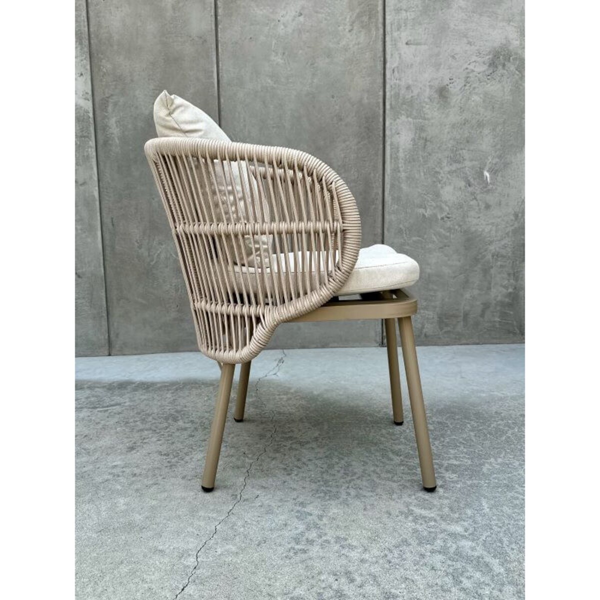 ZESTAW CZTERECH KRZESEŁ ALUMINIOWYCH AZZURA SZAMPAŃSKI