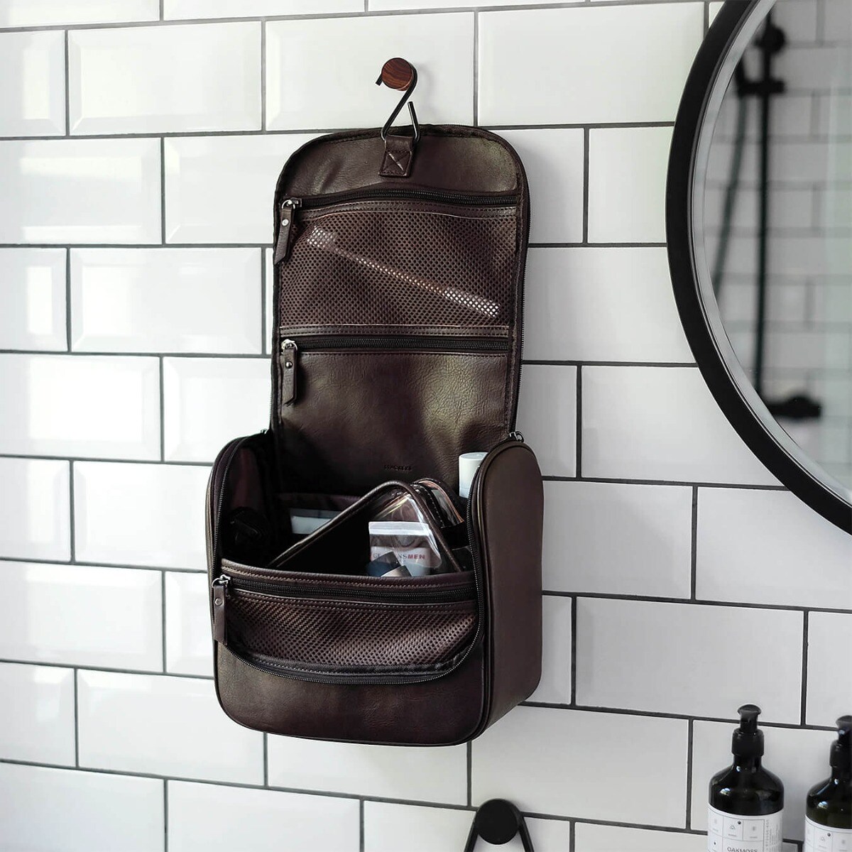 Kosmetyczka podróżna do zawieszenia Stackers brązowa