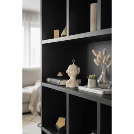 Świeca sojowa Clara – kobieca rzeźba z kwiatami z naturalnego, bezzapachowego wosku