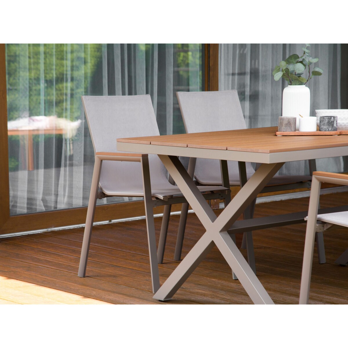 Zestaw ogrodowy dla 4 osób TIANO Metal Szary