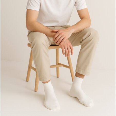 Białe skarpety męskie – Klasyczna bawełna premium 39–43