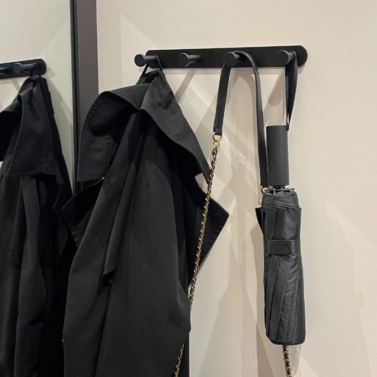 Wieszak ścienny czarny do łazienki kuchni przedpokoju haczyki