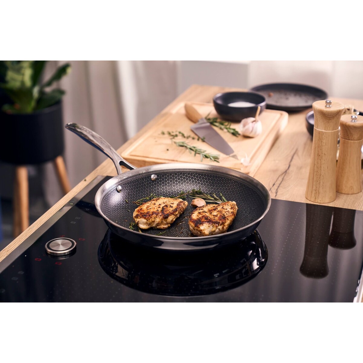 HENCKELS By ZWILLING Stream Padella In Acciaio 28 Cm Con Coperchio - Rivestimento Antiaderente In Ceramica - 3