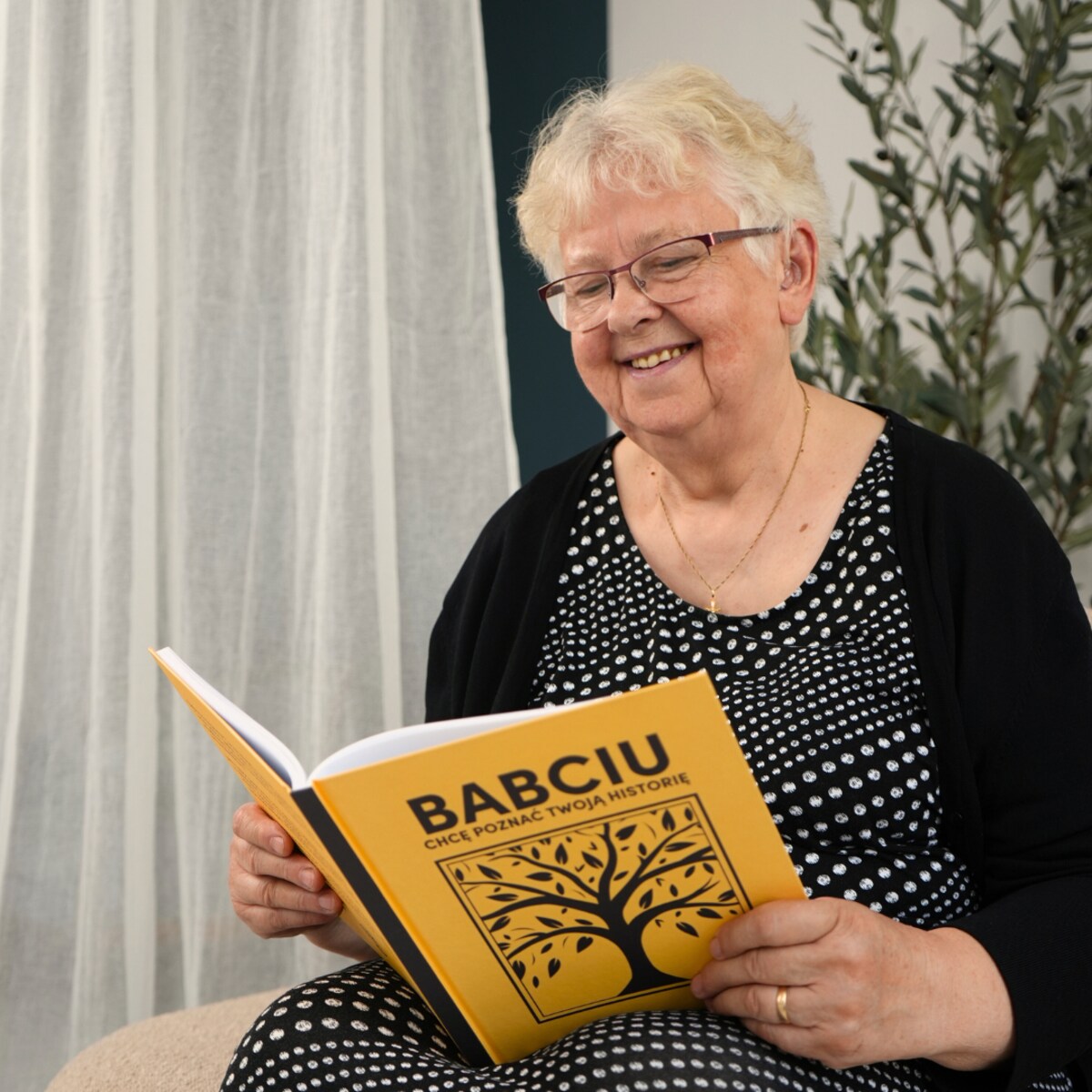 BABCIU chcę poznać Twoją historię - Książka na Pokolenia