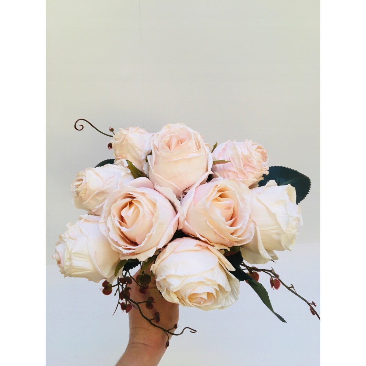 BUKIET róże sztuczne liście na stroik wiązanka do wazonu święta kremowe pik