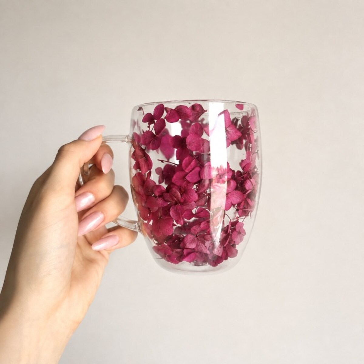 Szklanka termiczna z kwiatami w środku 300ml 1szt, pełna hortensji, burgund bordo SZK218