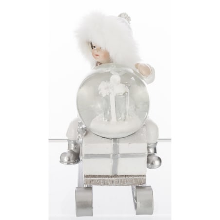 Dekoracja - dziecko na sankach ze szklaną kulą 10,5x10,5x6,5 cm