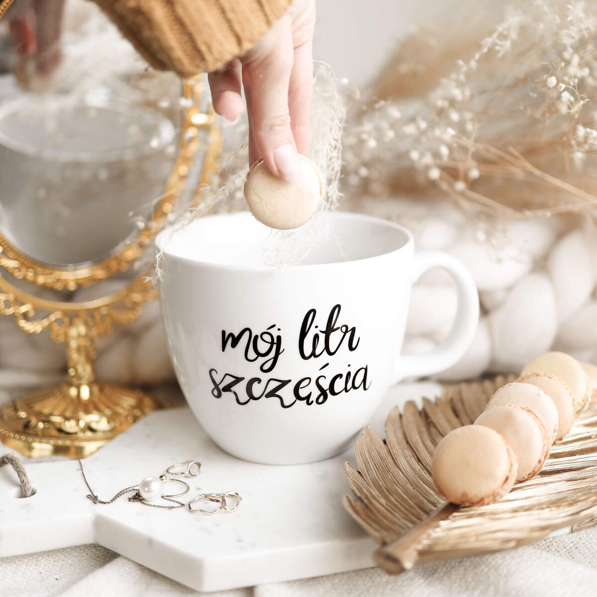 Biały kubek porcelanowy 1 litra - napis mój litr szczęścia na urodziny dla miłośników dużej kawy