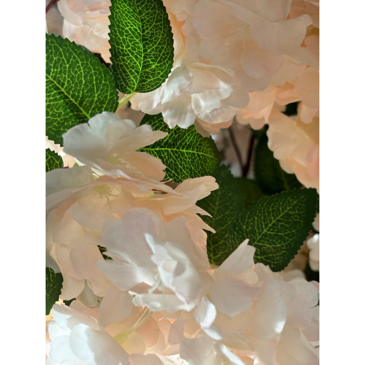 Drzewo kwitnącej wiśni z herbacianymi kwiatami na naturalnym pniu 220 cm