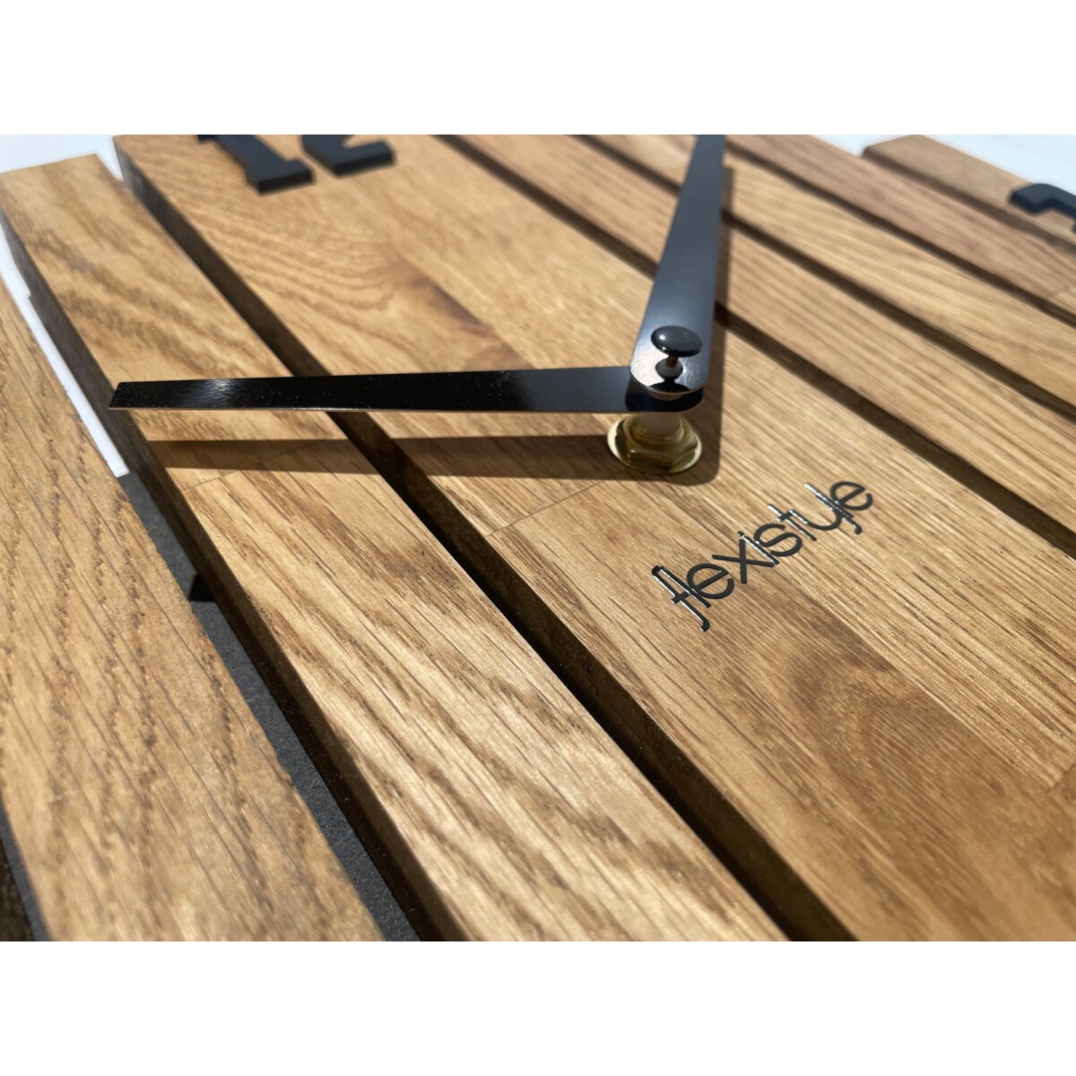 Zegar ścienny drewniany Symetria 30cm dębowy