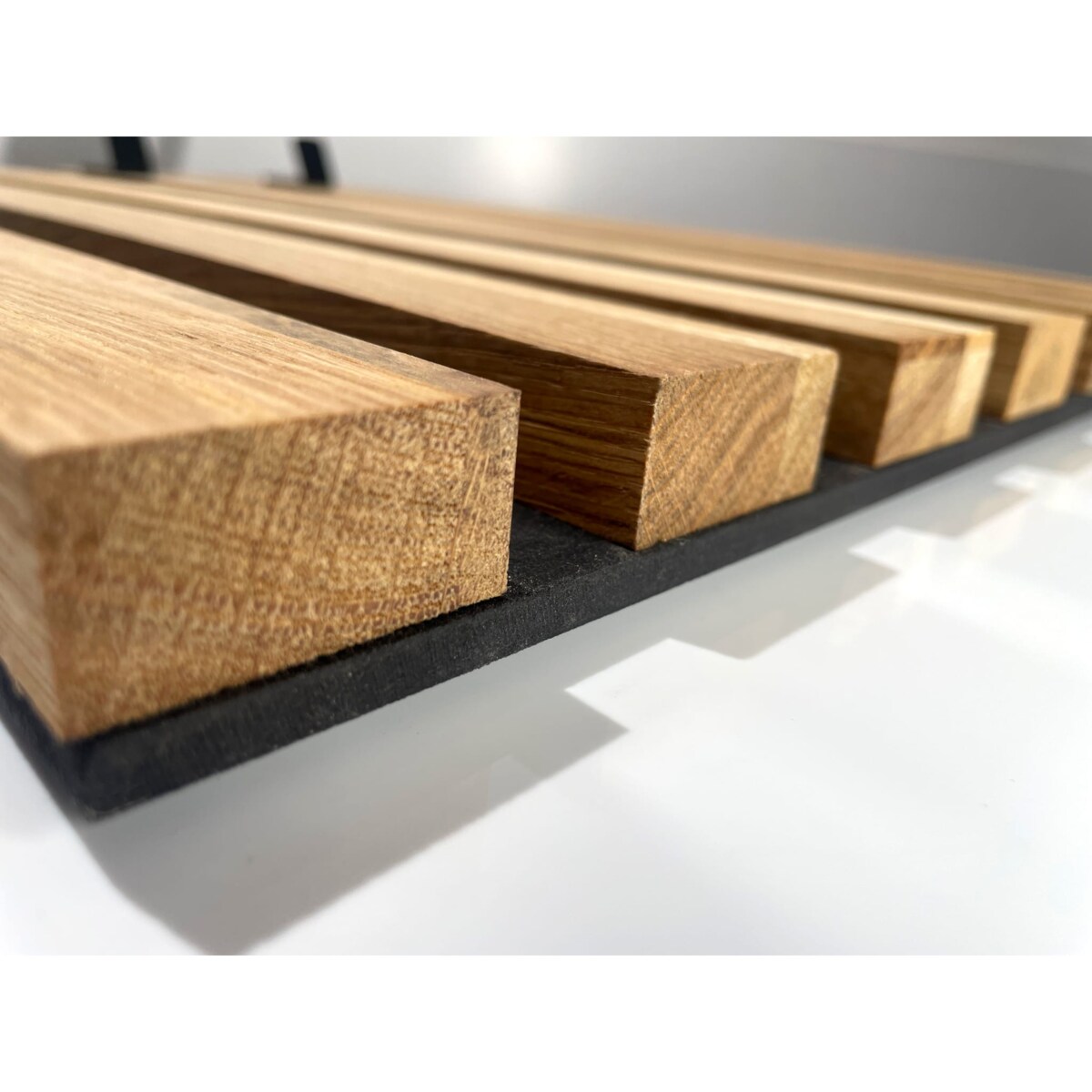 Drewniany wieszak na ubrania Lamele 60cm