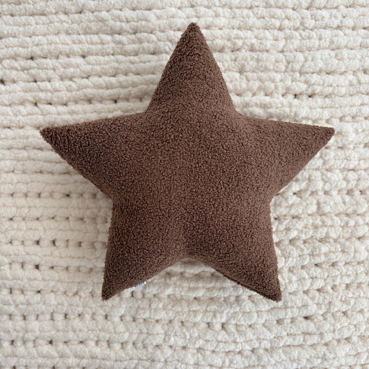 Poduszka Gwiazda boucle brązowa