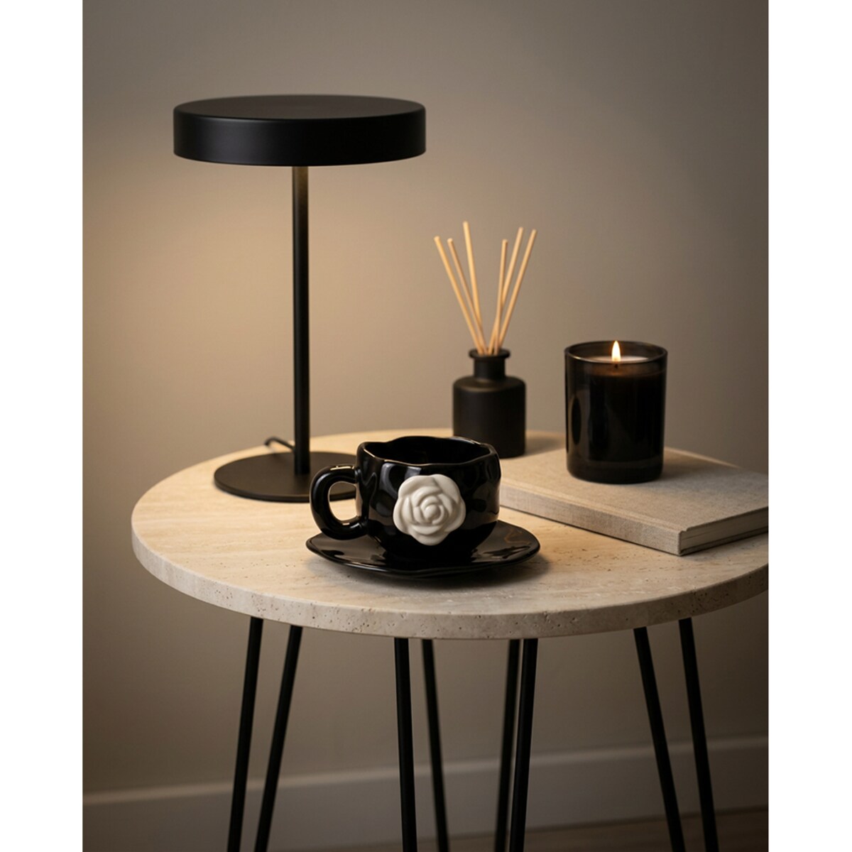 Filiżanka ze spodkiem SHP BIAŁA RÓŻA COCO czarna