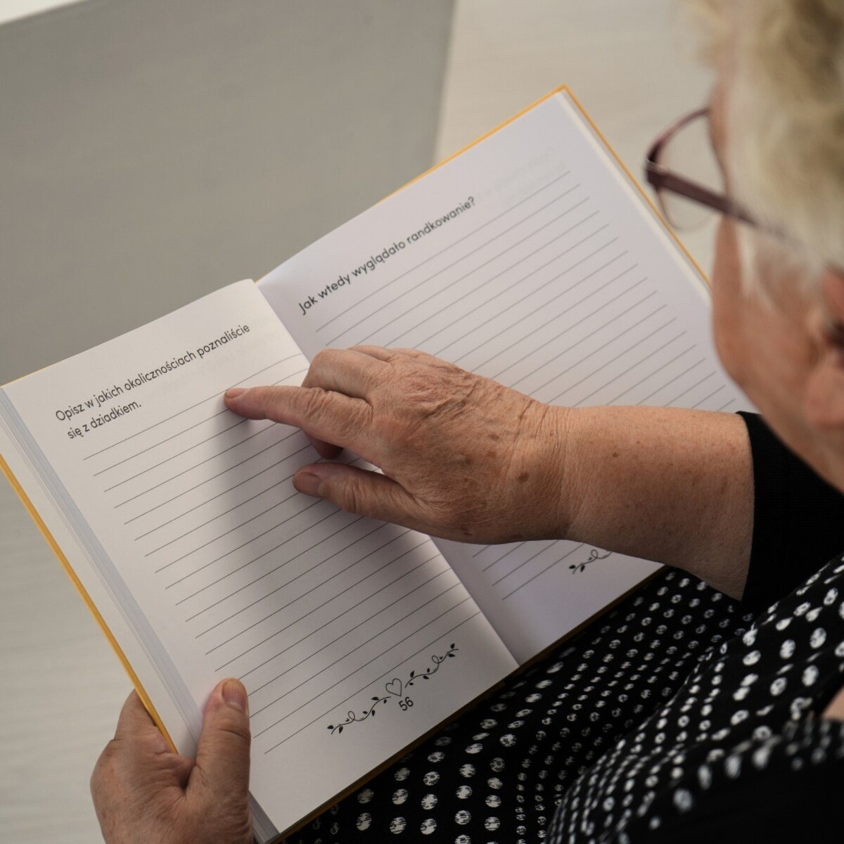 BABCIU chcę poznać Twoją historię - Książka na Pokolenia