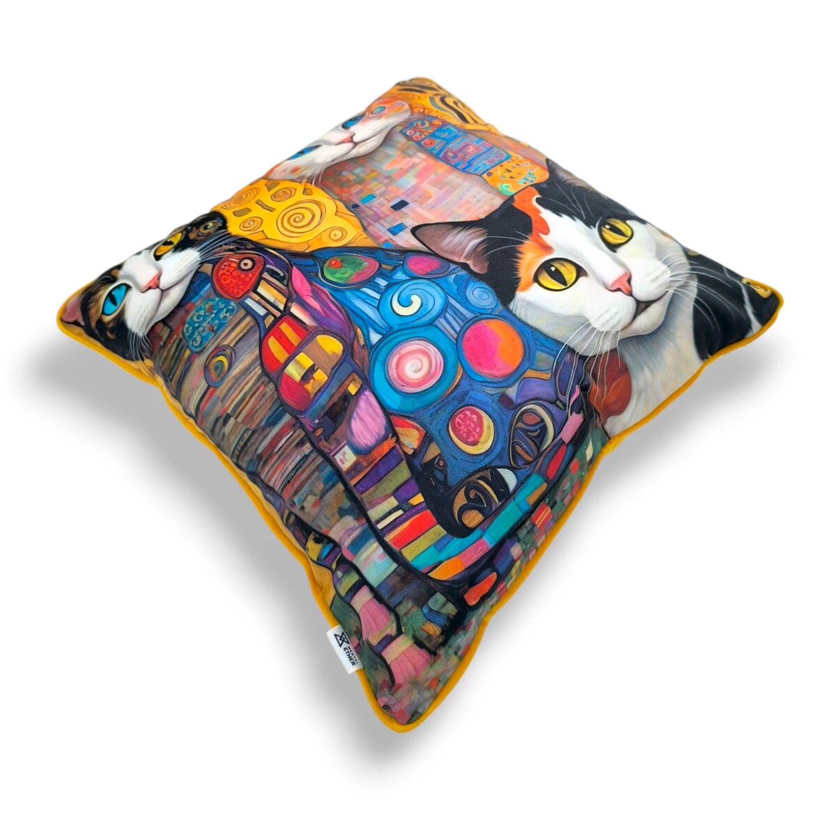 Poduszka dekoracyjna z kotami inspirowana Klimtem 40x40 Tuxedo Cats