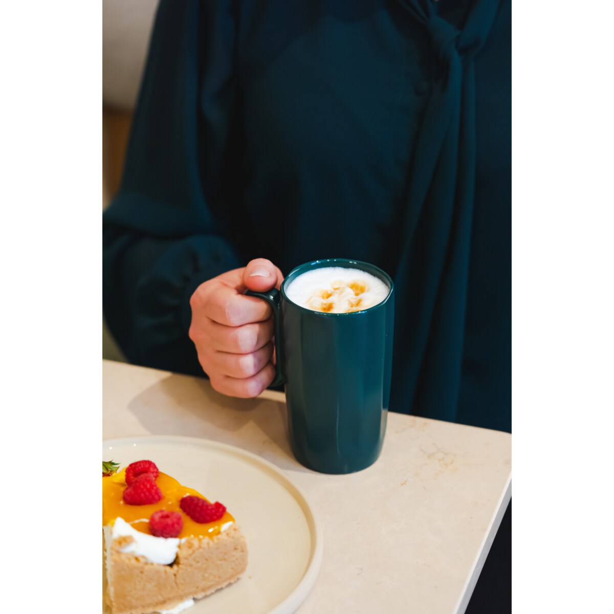 Dwa kubki ceramiczne z uszkiem 330 ml Fuori zielone 30091