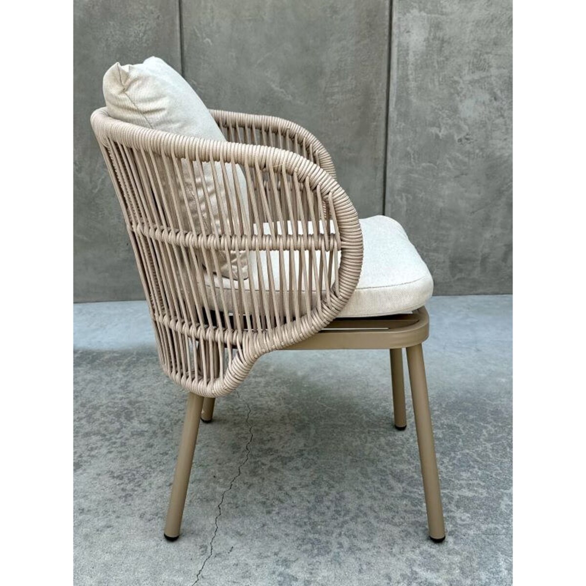 ZESTAW CZTERECH KRZESEŁ ALUMINIOWYCH AZZURA SZAMPAŃSKI