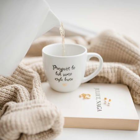 Biały Kubek Porcelanowy 300 ml - Motyw Złotego Serca i Napis Przyjaźń To Tak Samo Zryte Banie dla Najlepszej Przyjaciółki na Urodziny