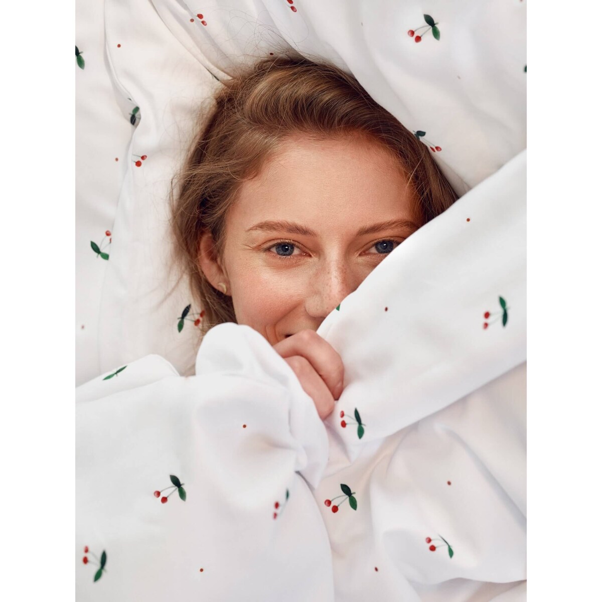 Pościel Czereśnie 220/200 + 2 x 70/80 cm