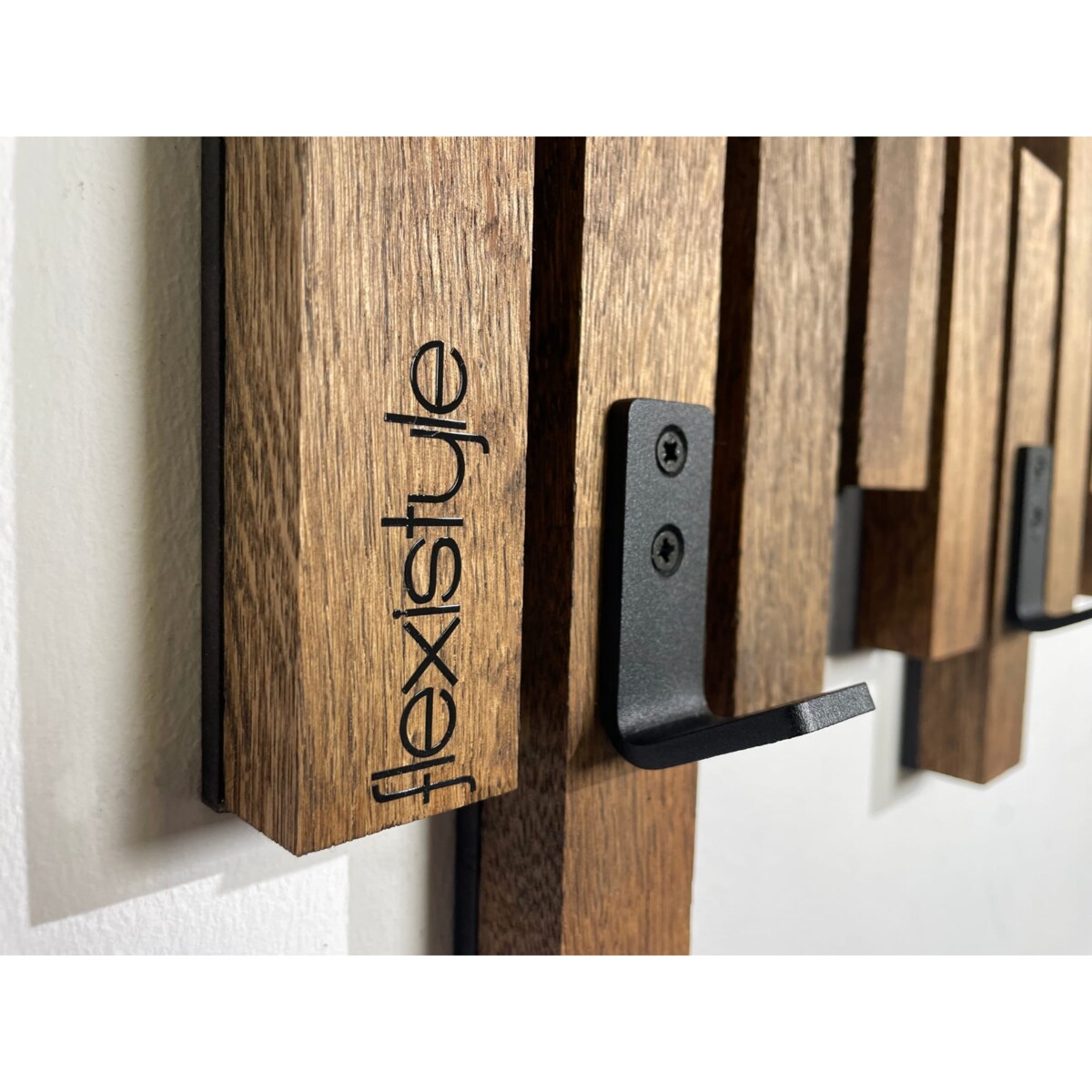 Wieszak ścienny na ubrania Lamele Mini 60cm brązowy