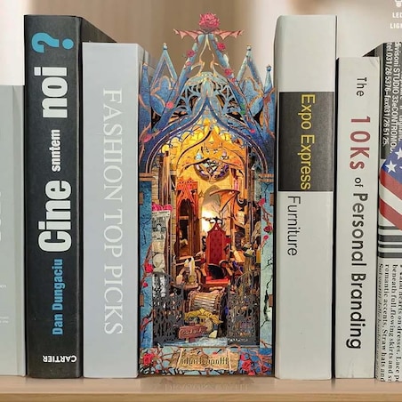 Miniaturowy domek Book Nook - Księżycowy zamek