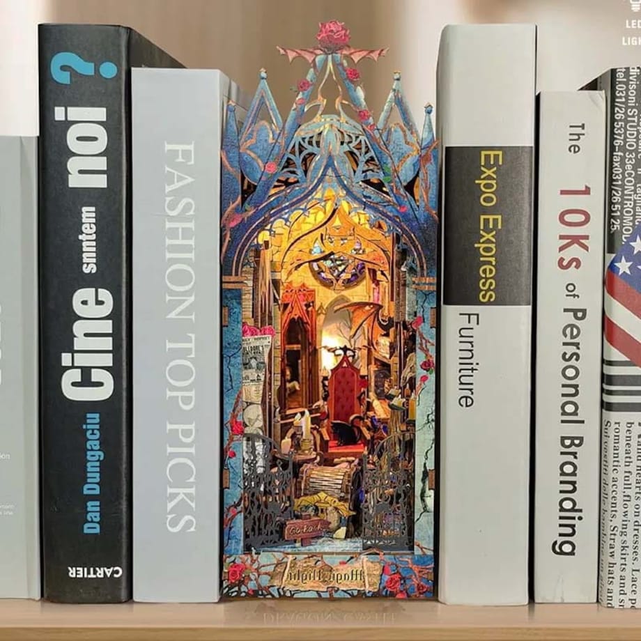 Miniaturowy domek Book Nook - Księżycowy zamek